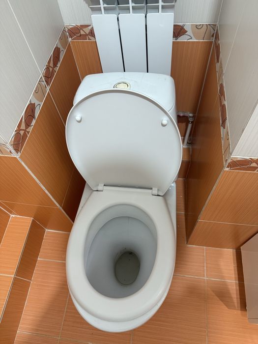 Продам унитаз 2 штук