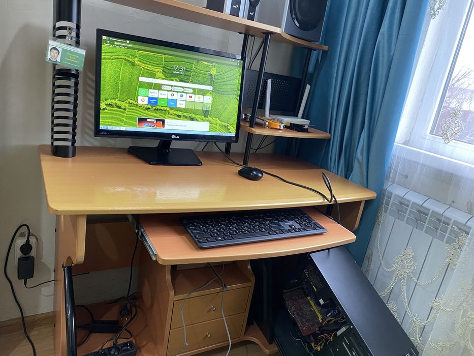 Компьютерный стол
