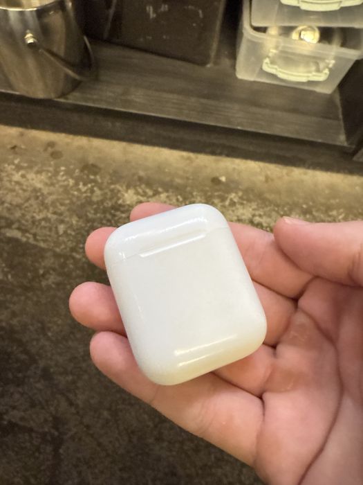 Airpods 2 оригинальные с коробкой