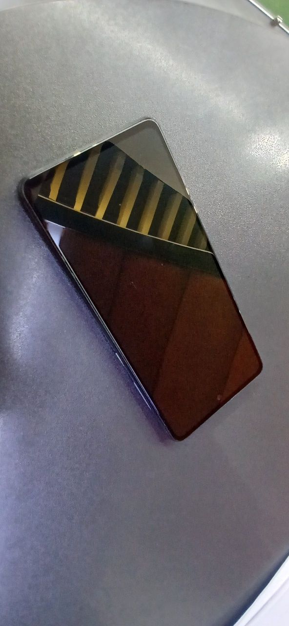 SAMSUNG A52 8/256GB  Holati Zor Karobkasi bor Hamma joyi radnoy