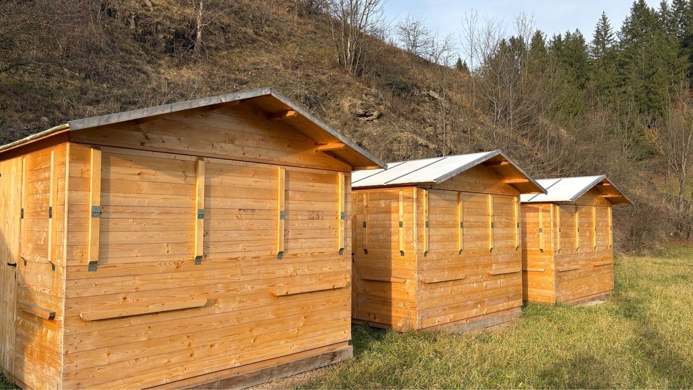 Închiriere căsuțe tip stand pentru evenimente.