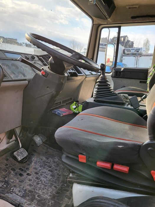 Vand Volvo FL 6 cu macara