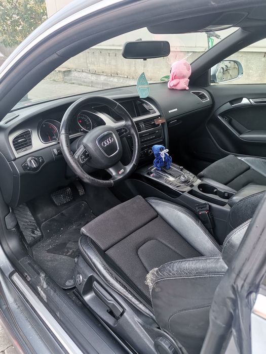 Vând Audi A5 coupe