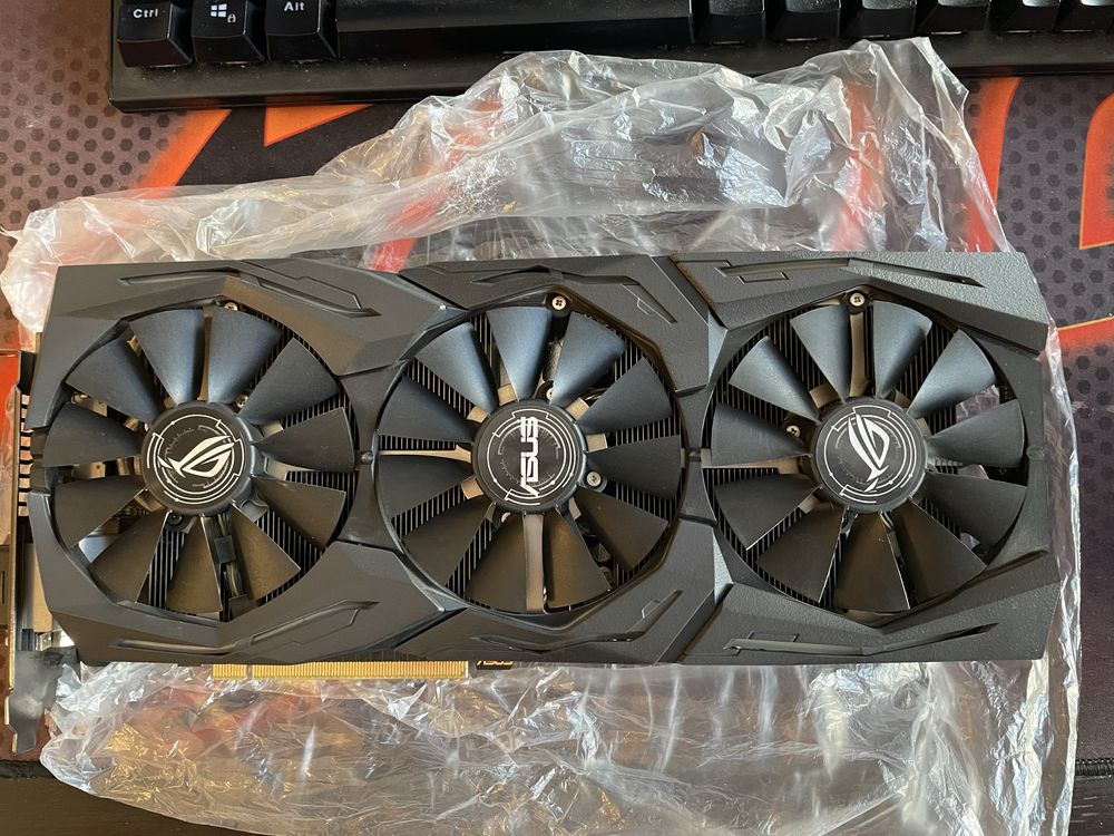 Настолен компютър i5,RX 580 8GB,8GB RAM,SSD