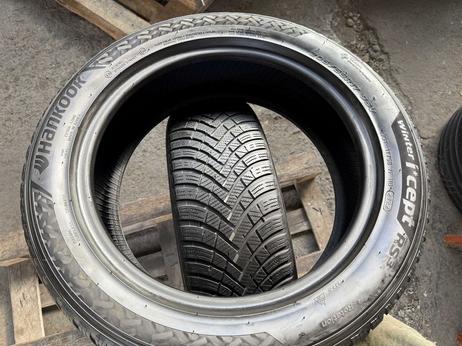 2x Anvelope Iarna 205/55 R17 - Hankook Winter I"Cept RS3