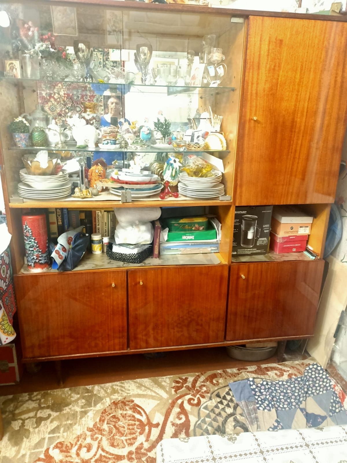 Винтажные сервант и шкаф