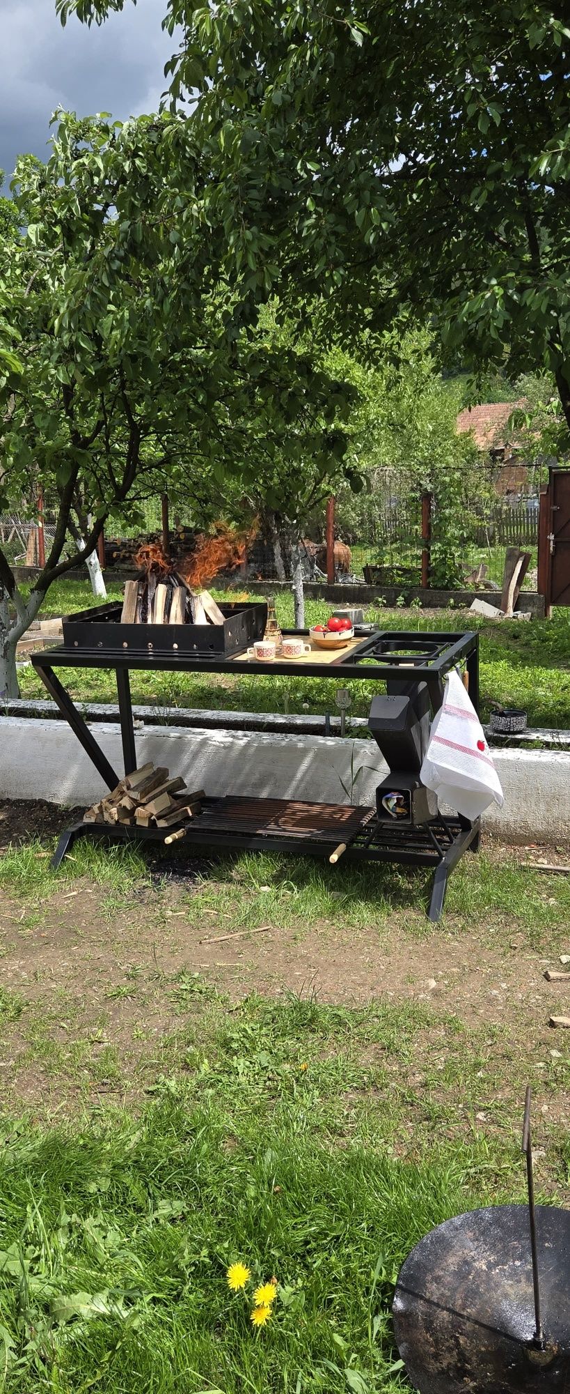 Grătar de grădină cu soba racheta