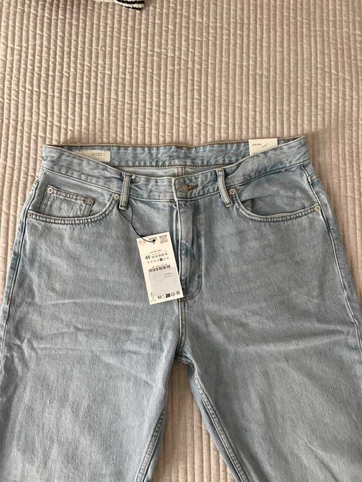 Вталени дънки Zara