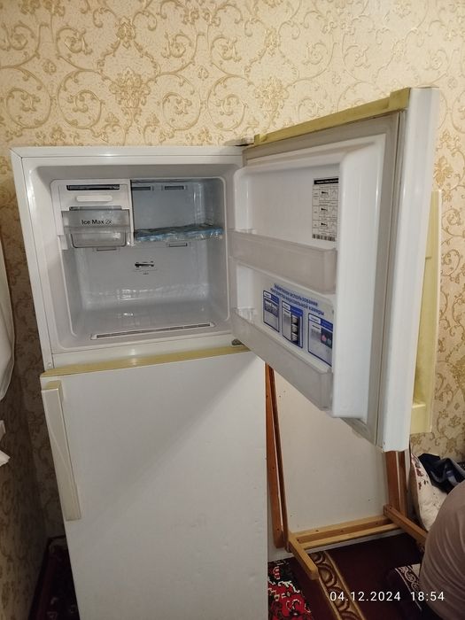 Продам холодильник