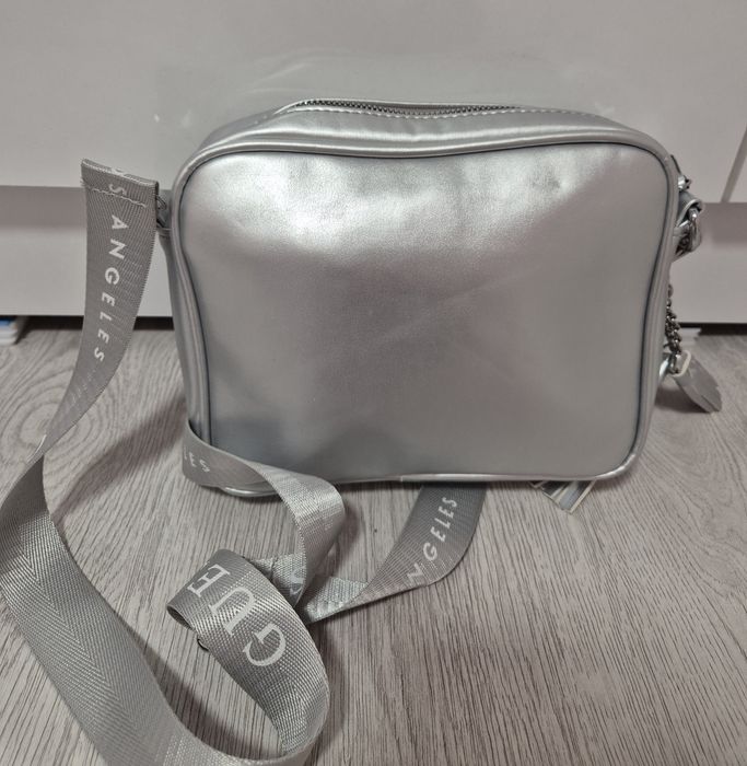 Дамска чанта Guess