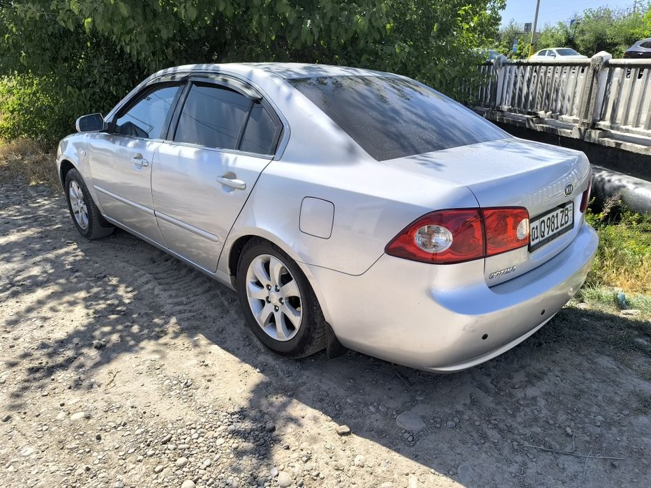 Kia Optima sotiladi gaz metan benzin
