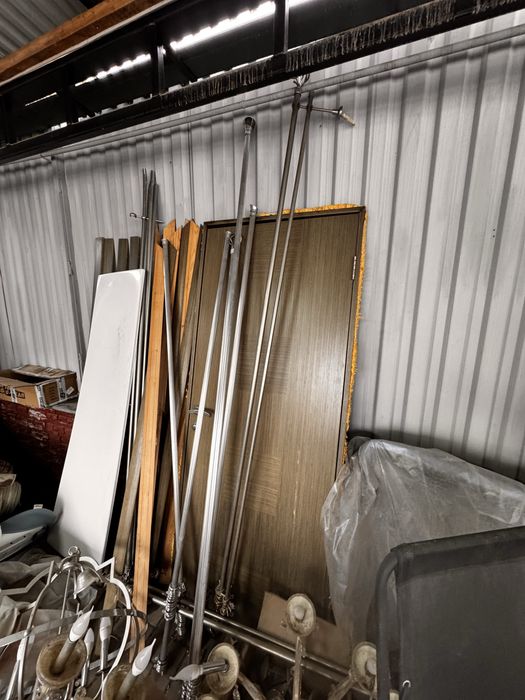 Пластиковые окна, межкомнатные двери бу по символическим ценам