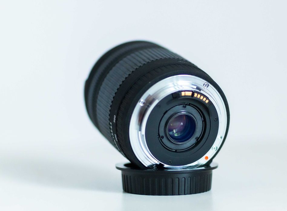 Obiectiv SIGMA 28-300mm pentru CANON EF, DG + Macro