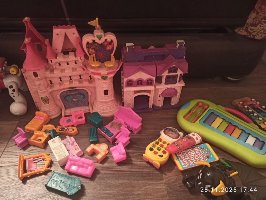 Детские игрушки отдам не дорого