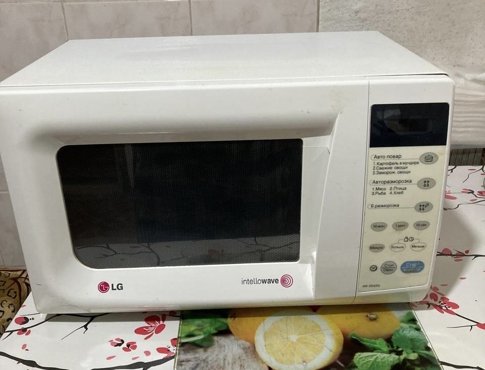Продаю микроволновку фирмы lg.