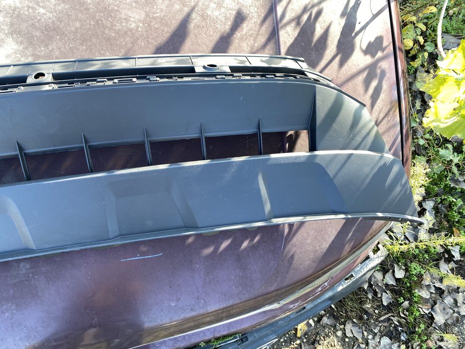 Spoiler VW Touareg 3 2018 - 2022 grila inferioara bara fata