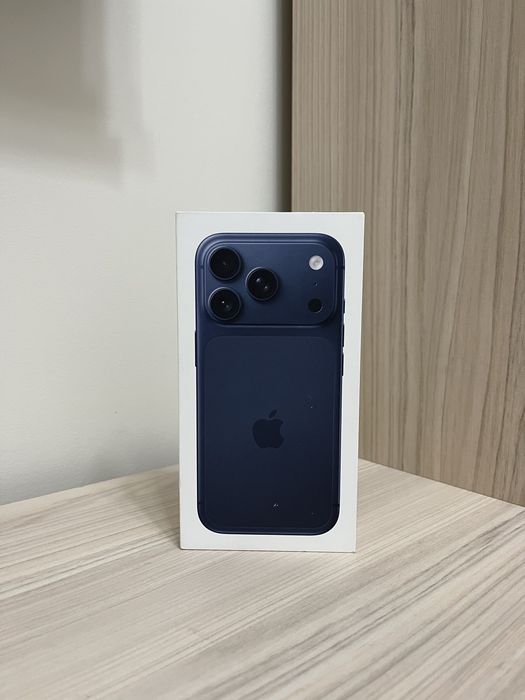 iPhone 17 Pro 256 GB Deep Blue (Новый, запечатан)