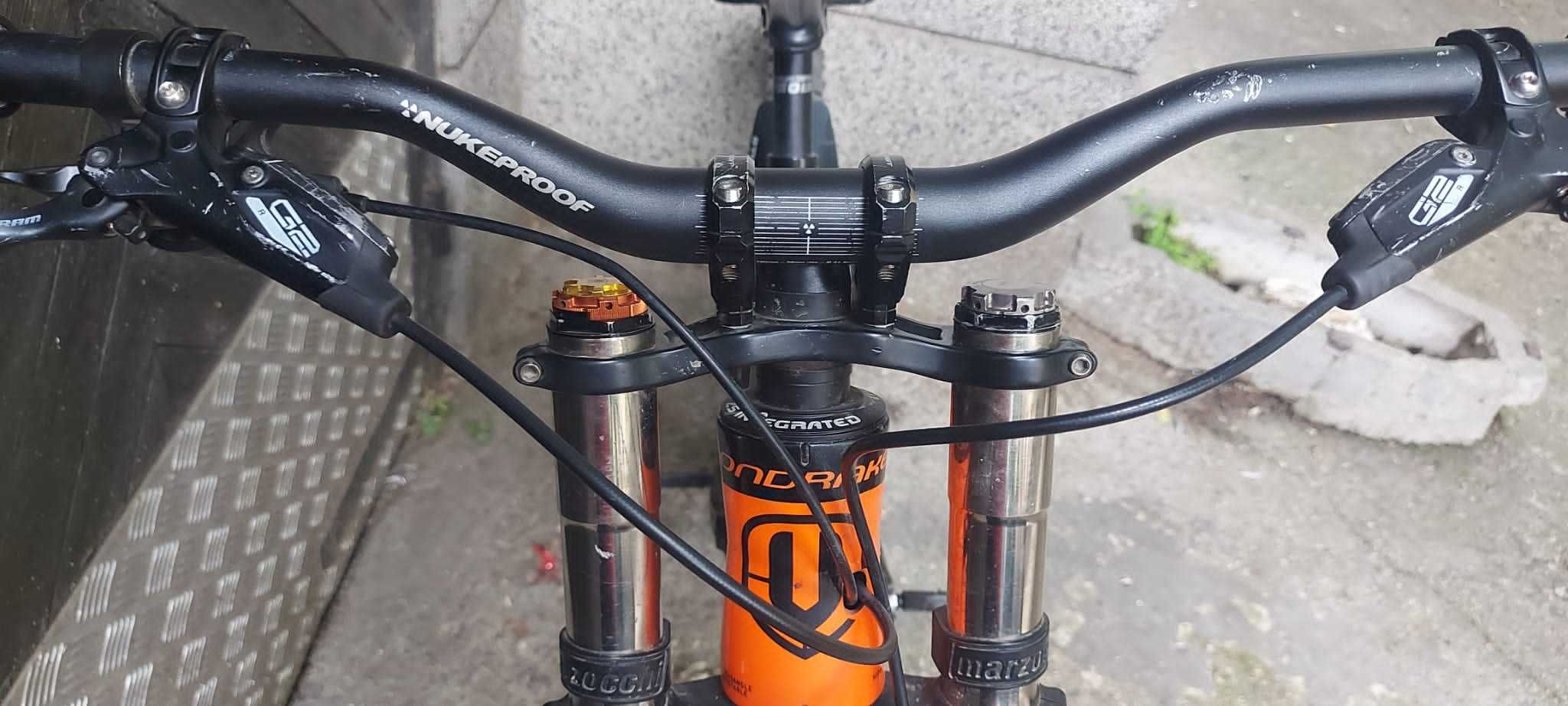DH колело Mondraker Summum