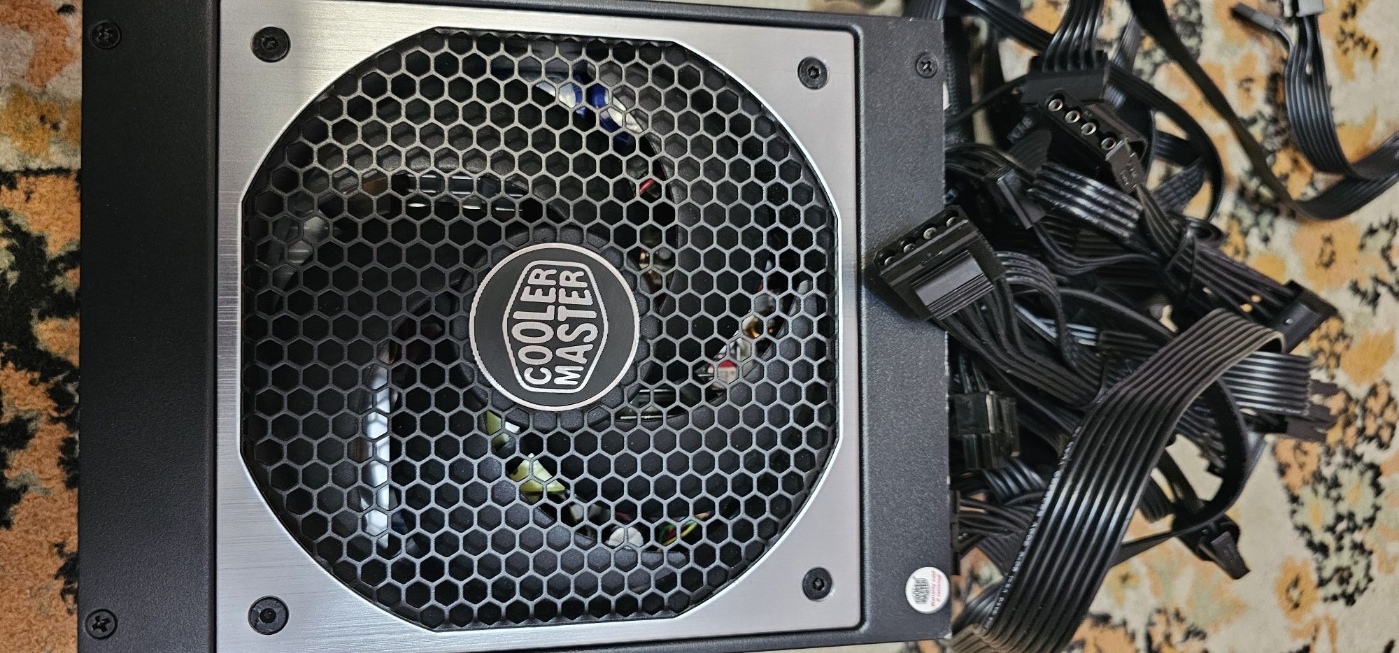 Sursa Cooler Master V-Series V1200, 80+ Platinum 1200W 500ron