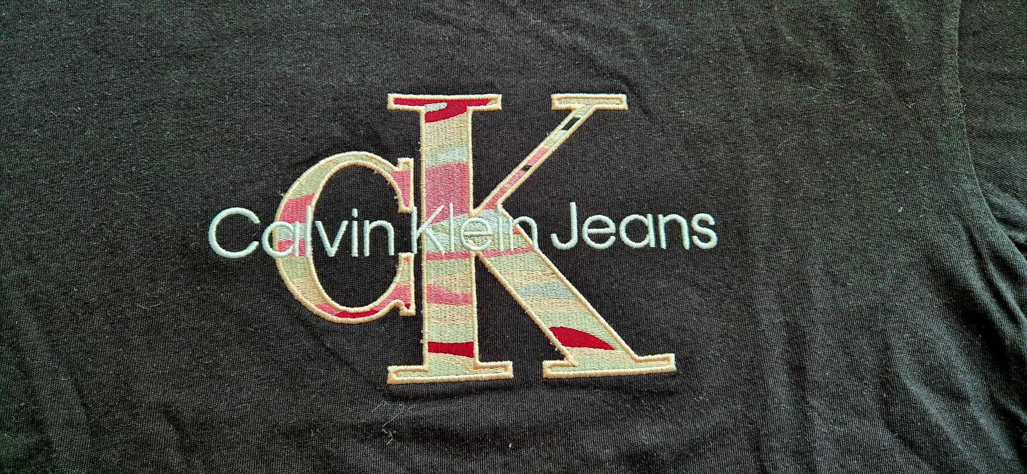 Нов кроп тишърт Calvin Klein, размер 10 г