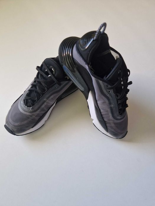 Nike Air Max 2090 оригинални маратонки