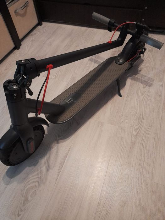 trotineta At performance.