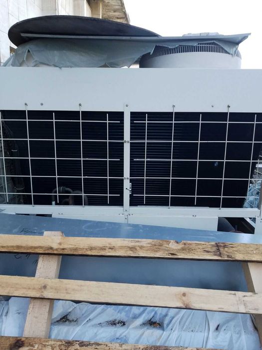Продавам Чилър термопомпа въздух вода Midea R410