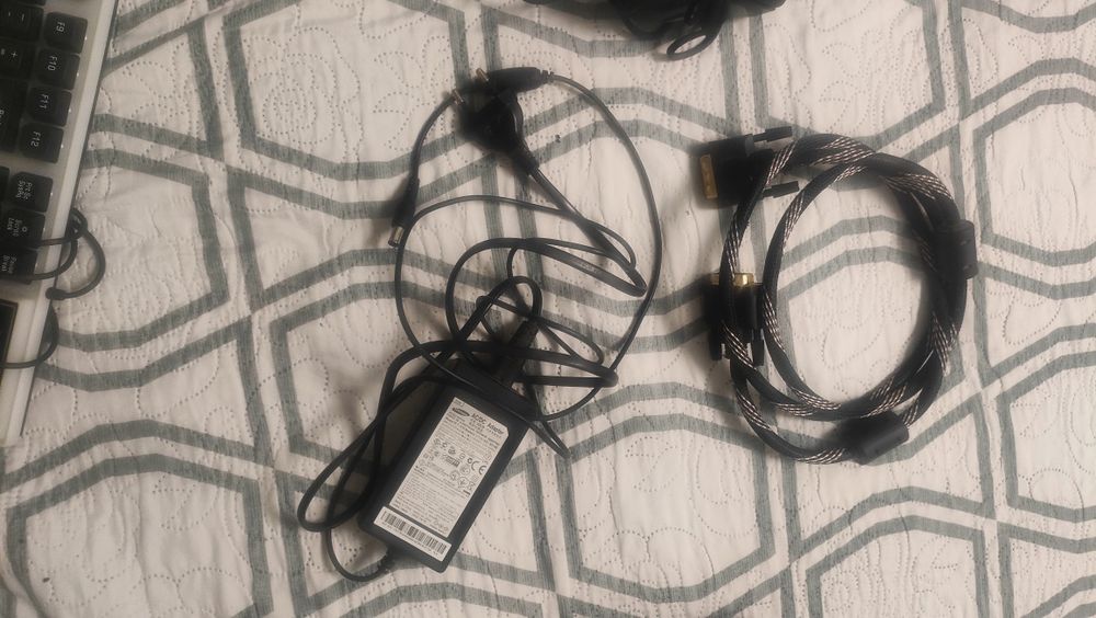 Продам монитор и все комплектующие для компьютера.