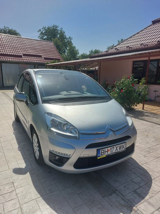 Vand Citroen C4 PICASSO 
-1.6 Benzina 
-cutie aitomata 6+1
-din anul 2