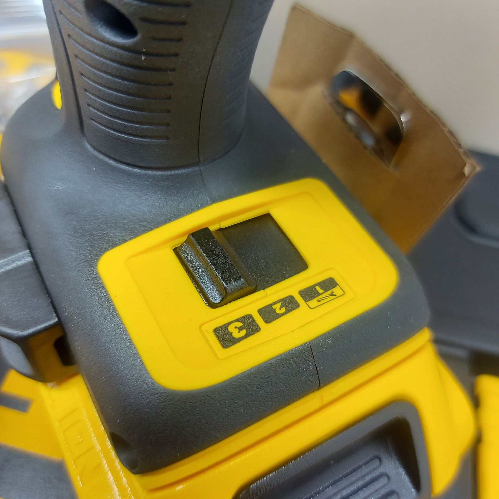 .Нов комплект импакт Dewalt DCF887D2