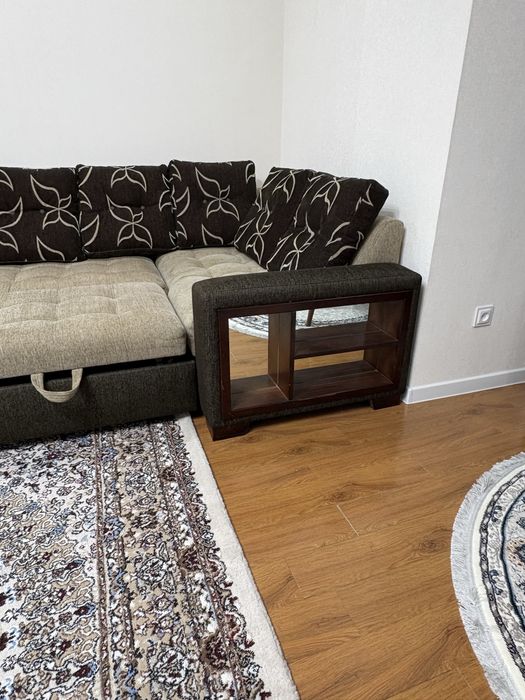 Продаётся б/у гловой, раскладной диван сундук