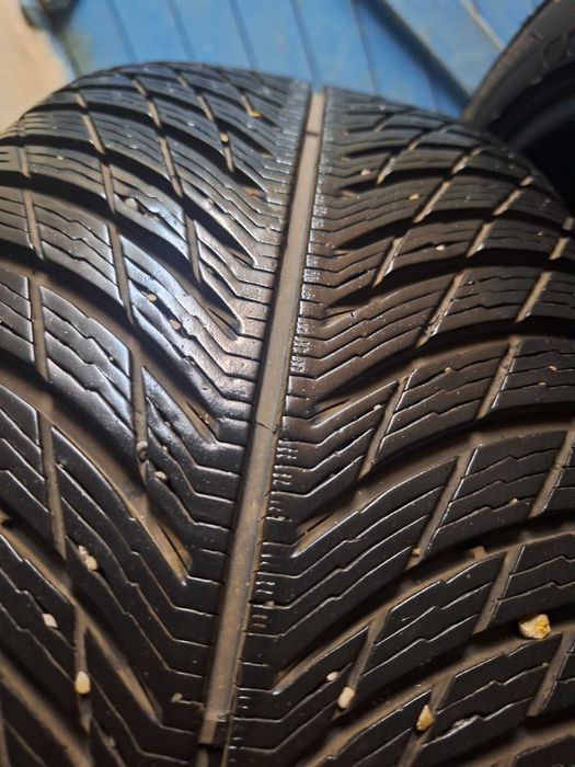 235 45 18 Michelin PA5 2бр