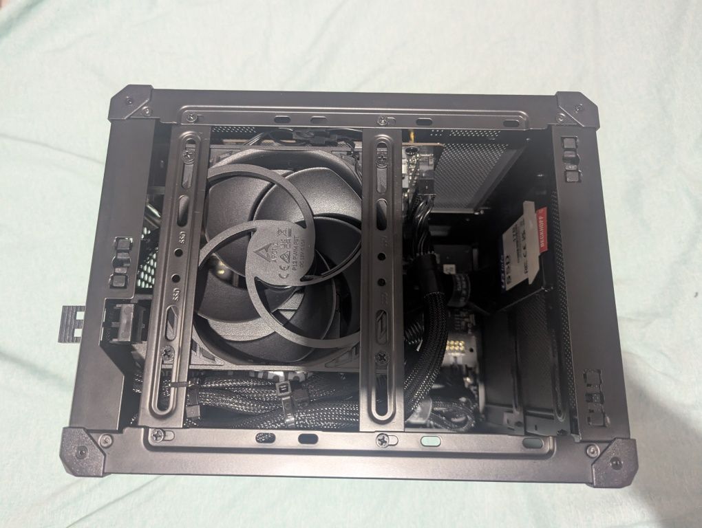 Mini PC Gaming RX 570, i3-10105F, 16GB RAM Nou asamblat
