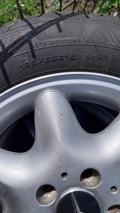 Jante Mercedes originale pe 15 cu anvelope de vară Goodyear stare bună