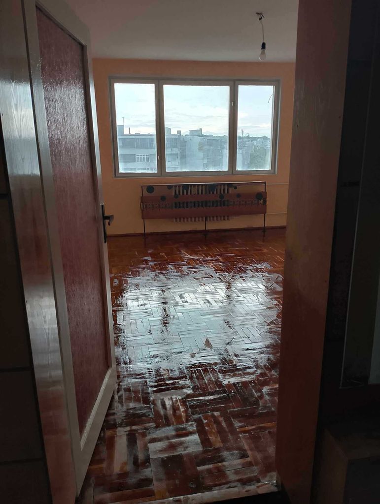 Дава се под наем Тристаен апартамент в Добрич, Център - 100 кв.м за 280.5 € - Снимка #8