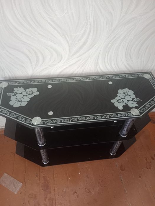 Продам журнальный столик