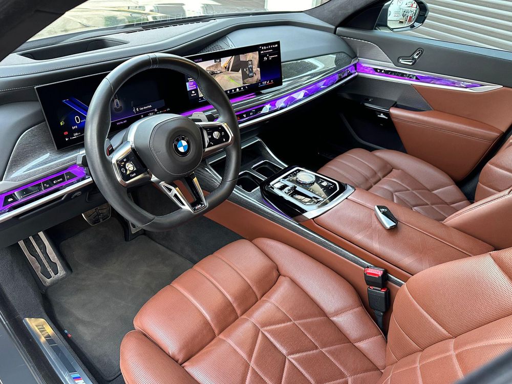 BMW 740d long - theatre cinema
