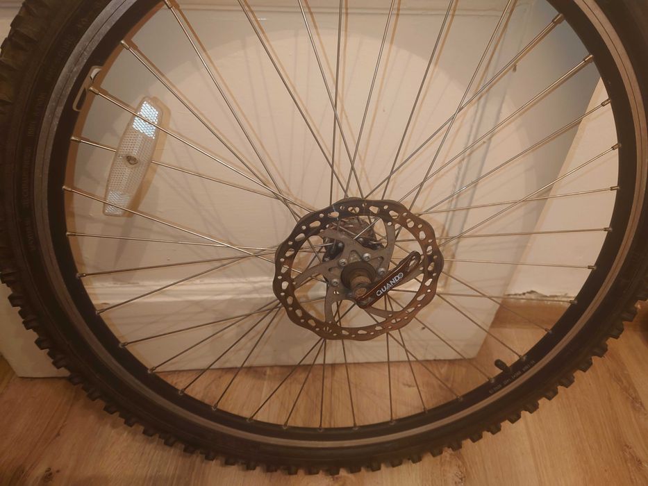 Roti bicicleta 26*1.95 cu disc de frana si pinioane