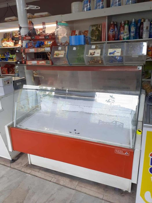 Продажба на хоризнонтални хладилни витрини