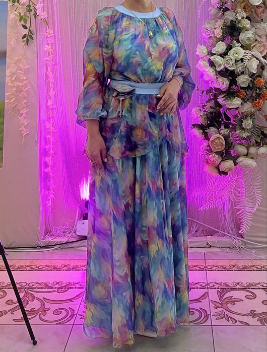 Вечернее платье. Одето один раз, хорошего качества, рр-46,рост-1.60