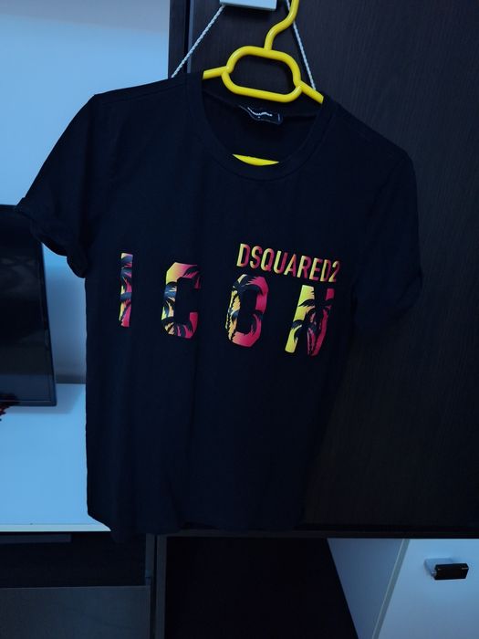 Tricou dsquared mărimea s și hanorac Nike mărimea s se vând ambele