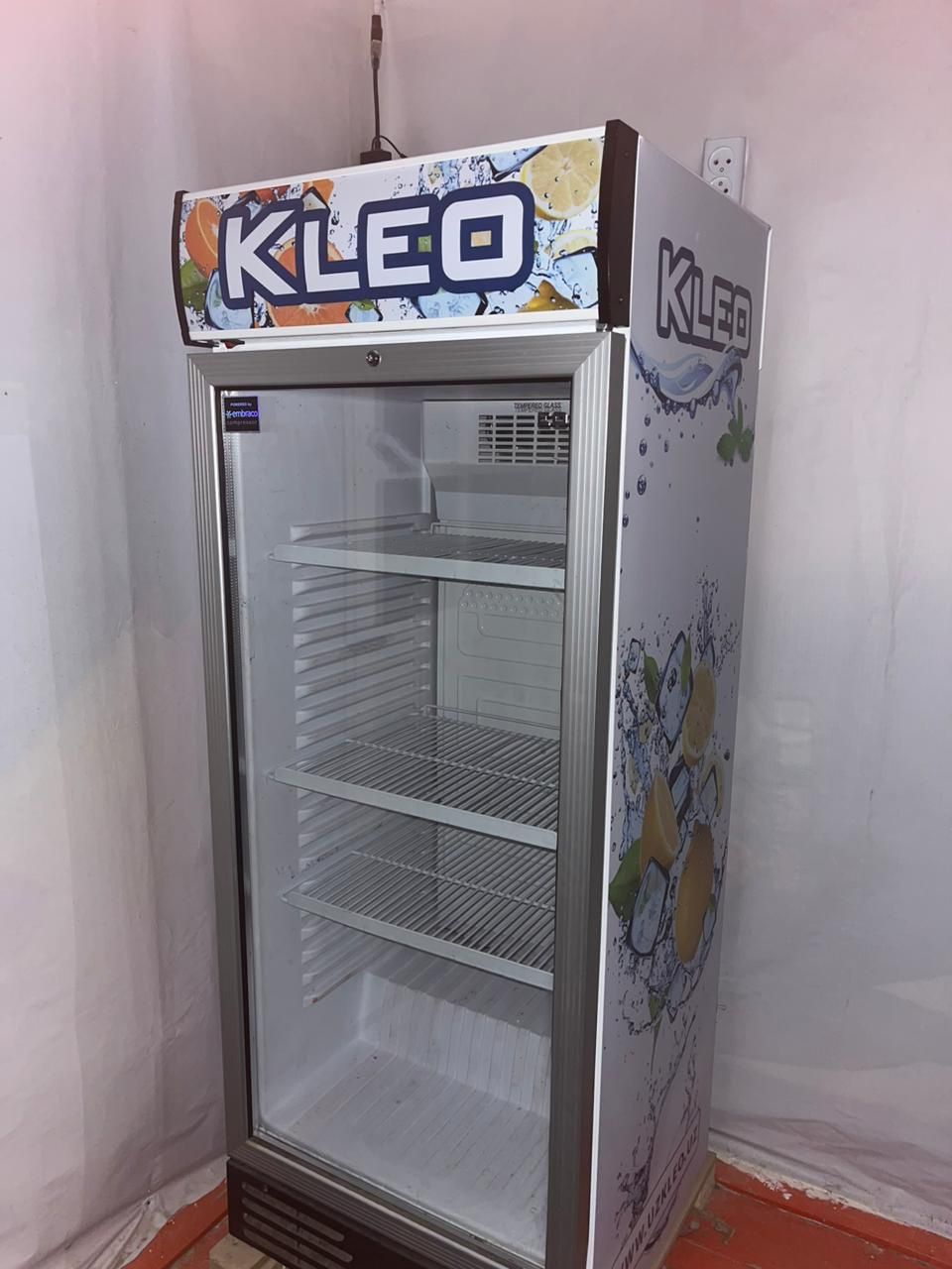 Холодилник для магазина