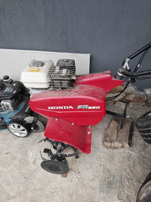 Vând motosapă Honda