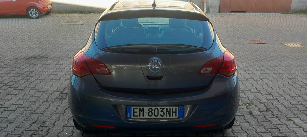 Opel Astra J 2012 1.7d