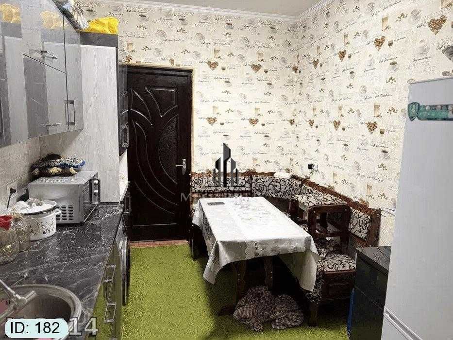 ARZON NARXDA Shayxul olam masjidi tarafDA 2 xonali kvartira sotiladi