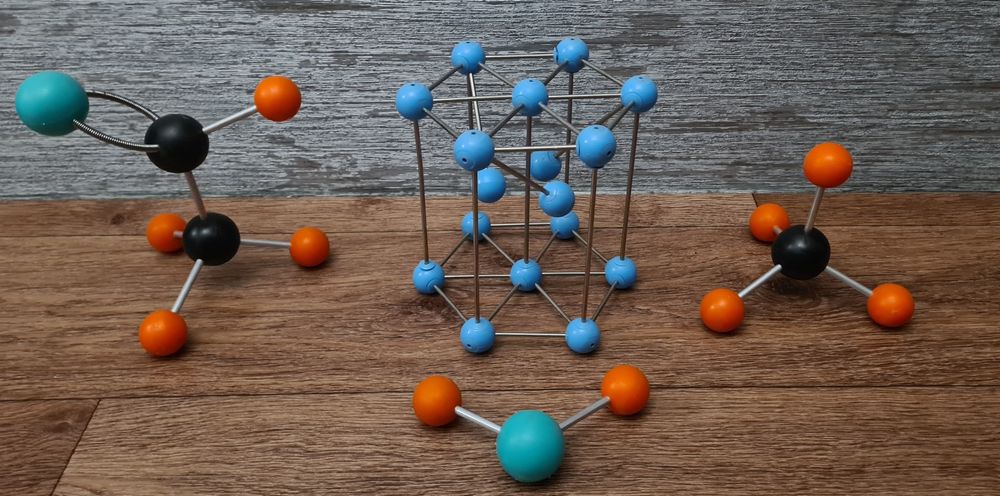 Химические молекулярные модели в отличном состоянии