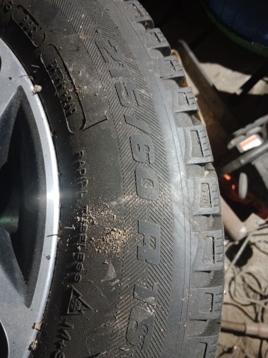 Продам Шины с дисками