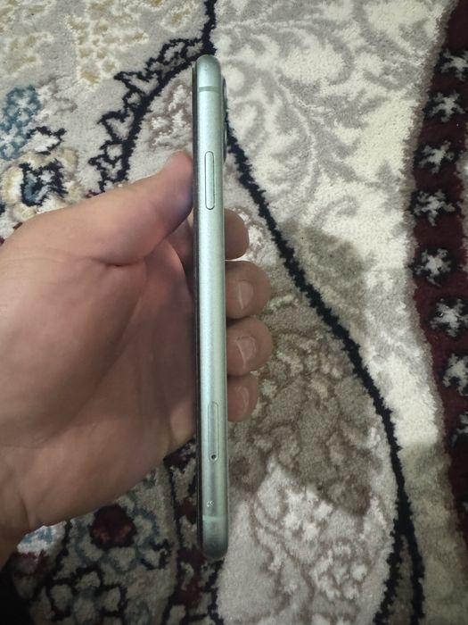 Iphone 11 идеал сотилади