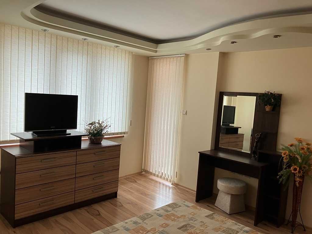 Продава се Тристаен апартамент в Варна, Базар Левски - 100 кв.м за 2850 €/кв.м - Снимка #14
