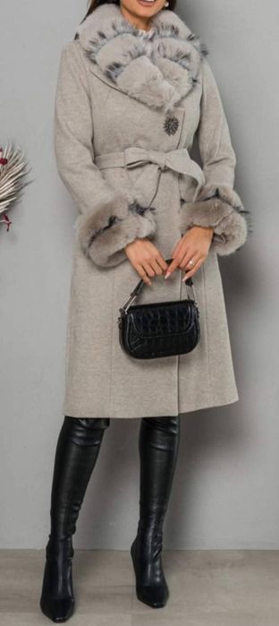 Palton din lana cu blanite detașabile